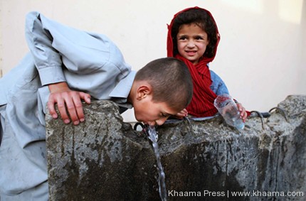 Child-drinking-water-Afghanistan